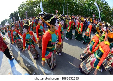 686 Tari tradisional Images, Stock Photos & Vectors | Shutterstock