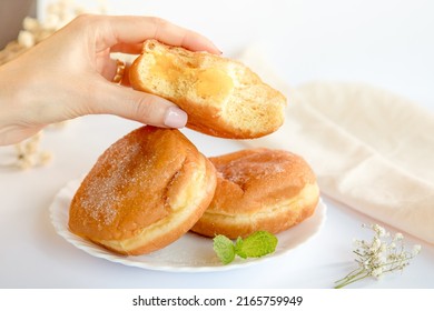 Bolas De Berlim Berliner Donuts Filled Stock Photo 2165759949 ...