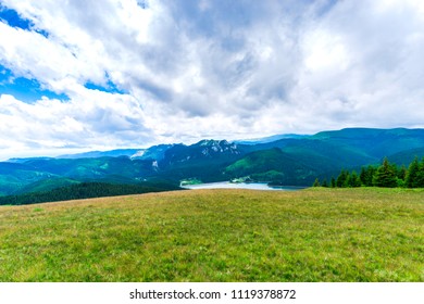 Bolboci Lake View Bucegi Mountains Stock Photo 1119378872 | Shutterstock