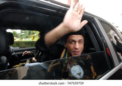 Bollywood Actres Shah Rukh Khan Smile Inside His Car In Malacca On February 7, 2017