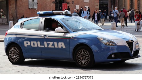 6 Uniforme polizia italiana Images, Stock Photos & Vectors | Shutterstock