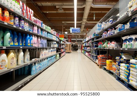 aisle supermarkets