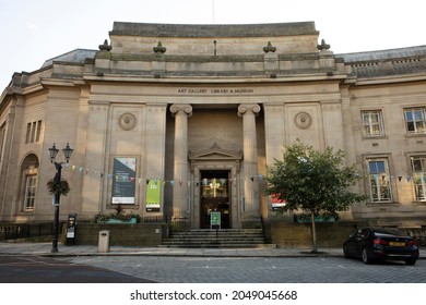 BOLTON, UK -SEPTEMBER 28, 2021:  The Art Gallery and Museum in the centre of Bolton, Lancashire