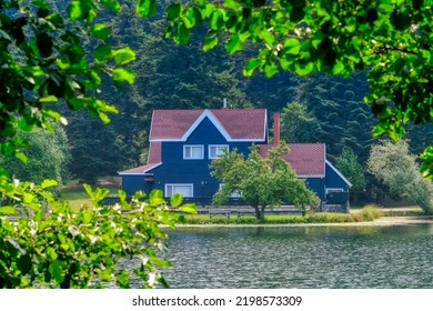 Bolu Gölcük, A Natural Wonder Lake And A House With A Red Roof