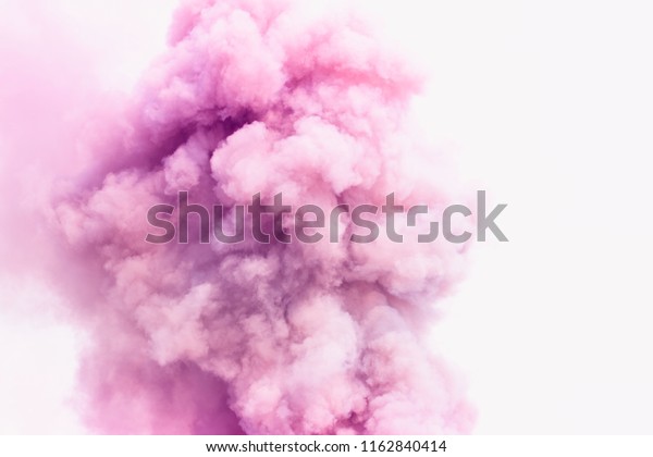 爆弾の煙の背景 爆発による煙 雲の背景にピンクの煙 の写真素材 今すぐ編集