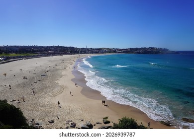 Bondi, NSW, Australia, August 11, 2021. Lunchtime Crowd On Bondi Beach During Lockdown