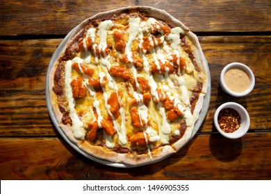 Boneless Pizza With Chipotle Dressing Dip