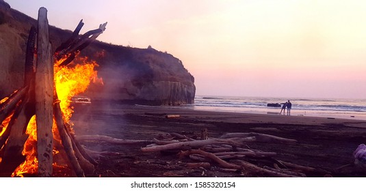 Bonfire Kai Iwi Beach In New Zealand 