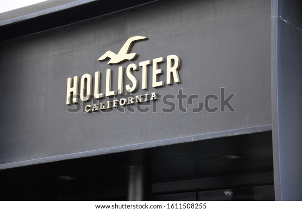 hollister clothing company