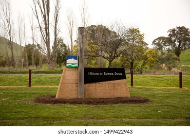 Bonnie Doon, Vic, Australia Circa 2019, Sign In The Small Village Of Bonnie Doon In Victoria, Australia, On The Maroondah Highway, In The Shire Of Mansfield. North-east Of Melbourne