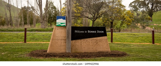 Bonnie Doon, Vic, Australia Circa 2019, Sign In The Small Village Of Bonnie Doon In Victoria, Australia, On The Maroondah Highway, In The Shire Of Mansfield. North-east Of Melbourne