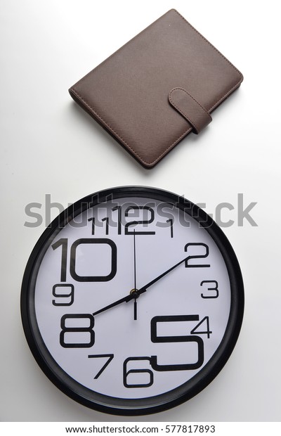 book-clock-show-810-pm-600w-577817893.jpg