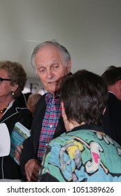 Book Fair Reception East Hampton, NY USA August 12 2017 Alan Alda Talking To His Wife