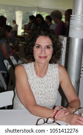 Book Fair Reception East Hampton, NY USA August 12 2017 Elizabeth Vargas Posing For A Photograph