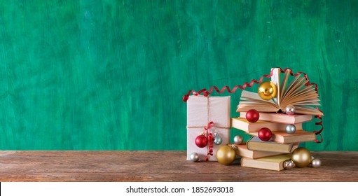 Books As Christmas Gift,christmas Present,reading,literature,education,making A Gift Concept