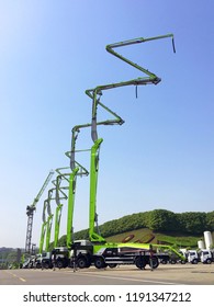 Boom Trucks (80 M. Carbon Fiber Boom Truck Mounted Concrete Pump)