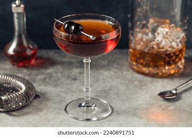 Boozy Refreshing De Las Louisiane Cocktail with Rye Absinthe and Vermouth
