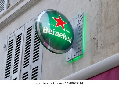 Bordeaux , Aquitaine / France - 01 15 2020 : Dutch Brewing Company Heineken Sign Logo On Wall Bar