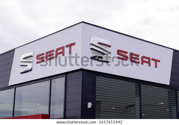 Bordeaux , Aquitaine / France -  01 15 2020\
: SEAT car sign dealership logo store vehicle shop Spanish\
automobile\
manufacturer