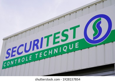 Bordeaux , Aquitaine France - 02 25 2021 : Securitest Logo Sign And Text Brand On Building Garage Vehicle Inspection Car Workshop