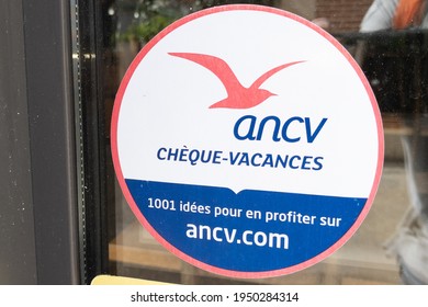 Bordeaux , Aquitaine France - 03 29 2021 : Cheque Vacances Ancv Logo Brand And Text Sign Sticker On Entrance Door Windows Hotel Restaurant French Label 