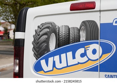 Bordeaux , Aquitaine  France - 05 17 2022 : Vulco Logo Sign Tire Fitter Brand Text On Panel Van Station Garage Store Car Repair Tyre Shop Wheel