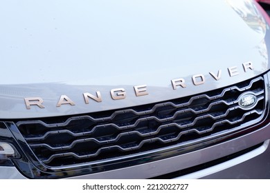 Bordeaux , Aquitaine  France - 06 10 2022 : Range Rover Suv Car Text Brand And Sign Land Logo Of Great Britain Suv