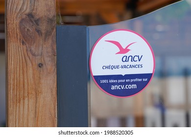 Bordeaux , Aquitaine France - 06 06 2021 : Cheque Vacances Label Signage Ancv Logo Brand And Text Sign Sticker On Entrance Door Windows Hotel Restaurant French 