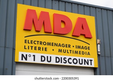 Bordeaux , Aquitaine  France - 08 09 2022 : Mda Logo Brand And Text Sign On Store Facade High Tech French Shop