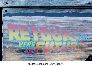 Bordeaux , Aquitaine  France - 09 05 2021 : Retour Vers Le Futur Logo Brand And Text Sign Of Movie Back To The Future Motion Picture Film