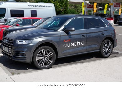 Bordeaux , Aquitaine  France - 10 10 2022 : Audi Q5 Quatro Suv Logo Brand And Text Sign Modern New Car Advertising