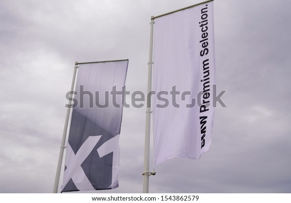 Bordeaux , Aquitaine
/ France - 10 27 2019 : BMW X1 premium selection flag sign store
car dealership shop
logo
