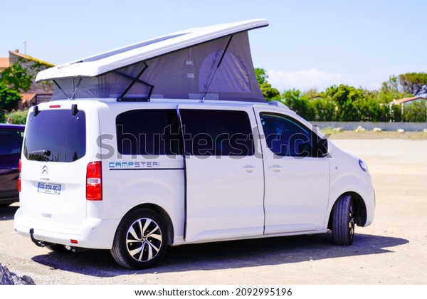 Bordeaux , Aquitaine  France - 12 15 2021 :\
campster possl motorhome space tourer citroen camper van with\
folding pop-up roof with solar panel\
Pössl