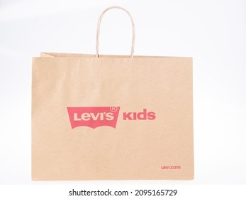 Bordeaux , Aquitaine  France - 12 20 2021 : Levi's Kids Paper Bag Logo Brand And Red Text Sign Of American Clothes Company Levis 