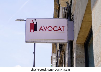 Bordeaux , Aquitaine France - 12 12 2021 : Lawyer Avocat Text Sign And Brand Logo Facade French On Wall Office Counsel Entrance Solicitor In France