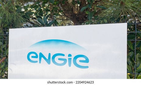 Bordeaux , Aquitaine  France - 19 09 2022 : Engie Logo Sign And Brand Text On Panel Signboard French Electric Utility Company