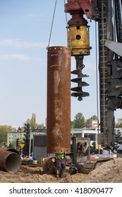 Bore Pile Rig Auger At The Construction Site , Drilling Wells
