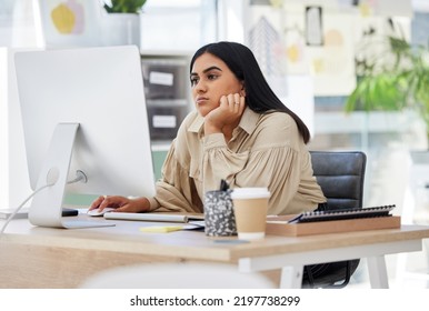 826 Sitting At The Desk Her Chin Images, Stock Photos & Vectors ...