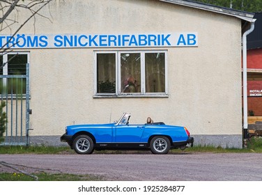 BORENSBERG, SWEDEN- 19 MAY 2017:
Blue Car. Photo Jeppe Gustafsson