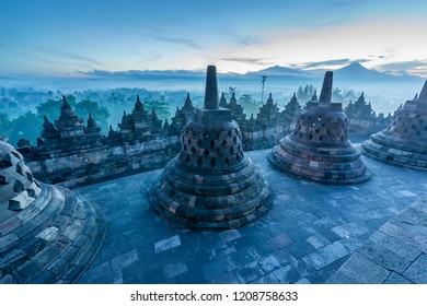 Borobudur Barabudur Worlds Largest Buddhist Templelocate Stock Photo ...