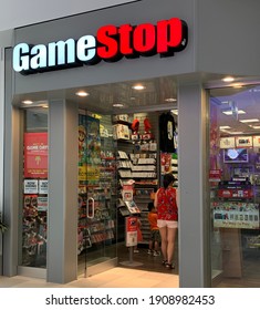 Boston, MA  USA - 2021: Game Stop Store In CambridgeSide Mall