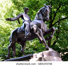 Boston, Massachusetts, USA - July 12, 2018: The Statue Of Paul Revere In Boston Honoring His Historic Ride In 1775 To Warn The Minutemen Of Lexington And Concord Of Arriving British Troops.