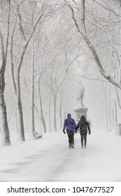 Boston, MA/USA-031318: Commonwealth Avenue, Covered In Snow, Is Part Of Boston's Emerald Necklace, A Series Of Parks Strung Together.