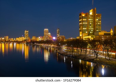 376 Boston university bridge Images, Stock Photos & Vectors | Shutterstock