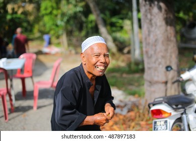 BOTA, MALAYSIA - SEPTEMBER 12, 2016: Old Man Malay Who Is Happy On Eid Al-Adha