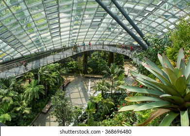 9,577 Gardens by bay flower dome Images, Stock Photos & Vectors ...