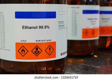 862 Inhalation hazard symbol Images, Stock Photos & Vectors | Shutterstock