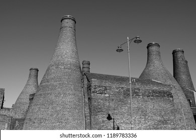 Bottle Kilns Of Stoke On Trent Staffordshire (The Potteries). The Last Surviving Indication Of A Once Thriving Pottery Industry.