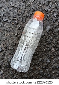 Bottle waste is waste that is included in the category of inorganic waste in solid form and is difficult to decompose.