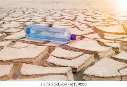 Bottle Water Lies On Cracked Earth Stock Photo 611378258 | Shutterstock